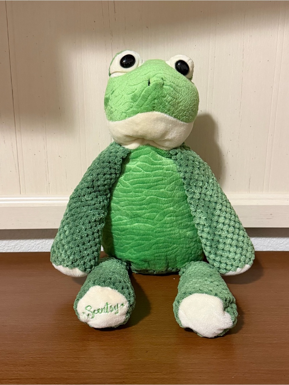 Scentsy Buddy 15” Ribbert Green & White Frog Stuffed Animal Plush Washable 2010